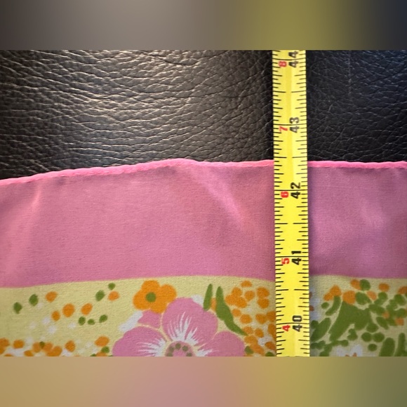 Vintage 1960s Floral Spring Pastel Scarf Hand Rolled made in Japan - Picture 8 of 12
